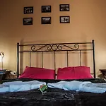 Guest house Theasis Suites-Ορεινή Φιλοξενία 4*