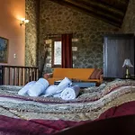 Guest house Theasis Suites-Ορεινή Φιλοξενία 4*