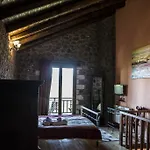 Theasis Suites-Ορεινή Φιλοξενία