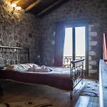 Guest house Theasis Suites-Ορεινή Φιλοξενία