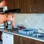 Guest house Theasis Suites-Ορεινή Φιλοξενία 4*