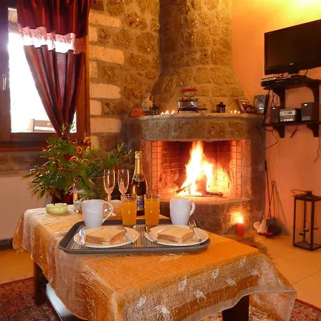 Theasis Suites-ορεινή φιλοξενία 4*