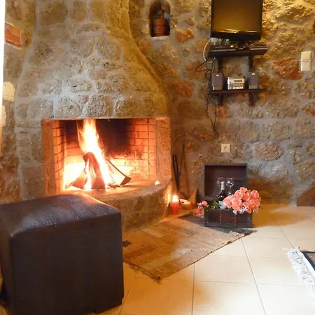 Theasis Suites-ορεινή φιλοξενία 4*