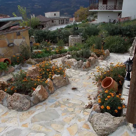 Theasis Suites-ορεινή φιλοξενία Gasthuis Kato Sinikia Trikalon