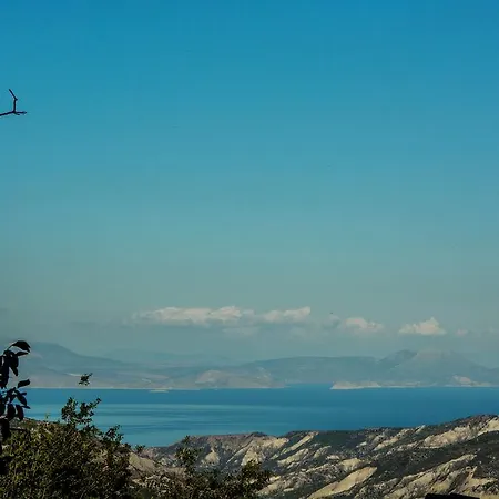 Gasthuis Theasis Suites-ορεινή φιλοξενία Kato Sinikia Trikalon