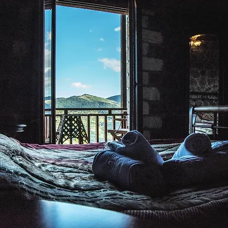 Gasthuis Theasis Suites-ορεινή φιλοξενία