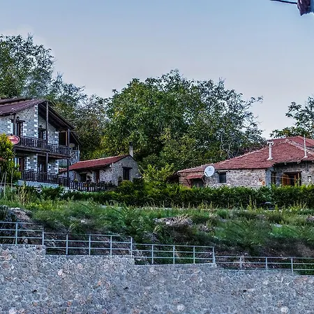Gasthof Theasis Suites-Ορεινή Φιλοξενία Kato Sinikia Trikalon