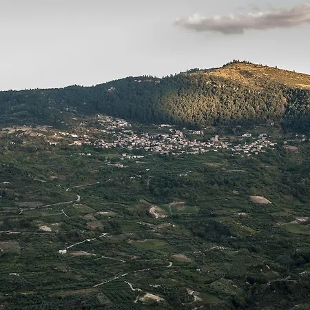 Theasis Suites-Ορεινή Φιλοξενία