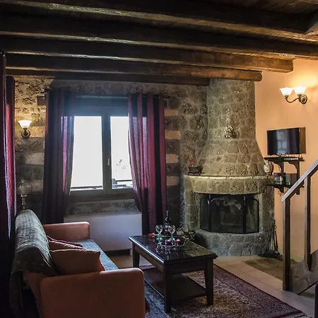 Gasthuis Theasis Suites-ορεινή φιλοξενία 4*