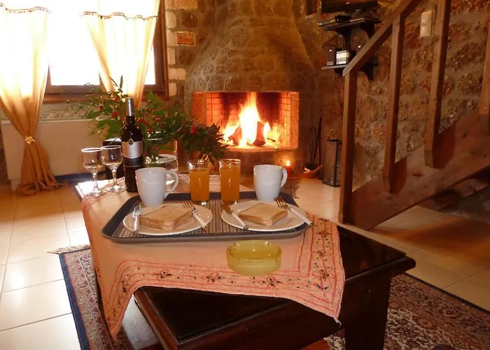 Theasis Suites-ορεινή φιλοξενία 4*