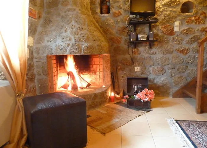 Theasis Suites-ορεινή φιλοξενία 4*