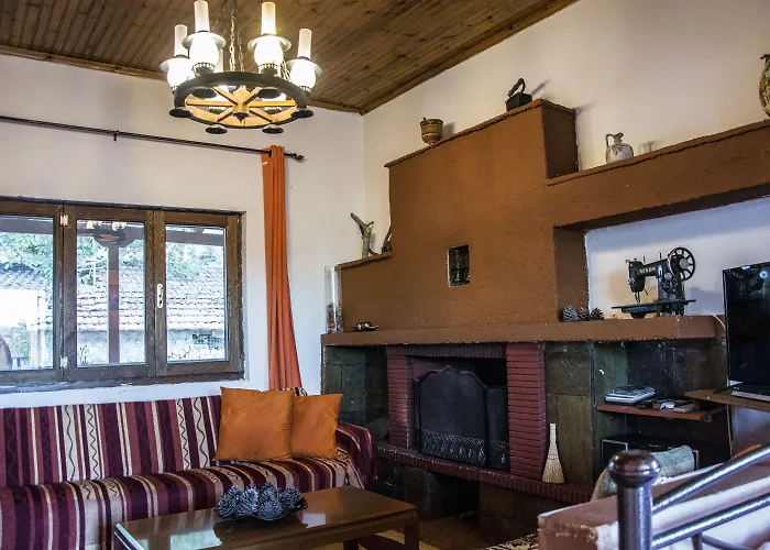 Theasis Suites-ορεινή φιλοξενία Maison d'hôtes