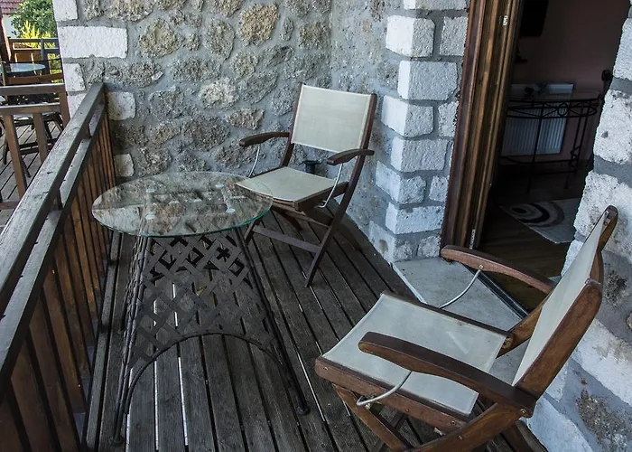 Pensjonat Theasis Suites-ορεινή φιλοξενία