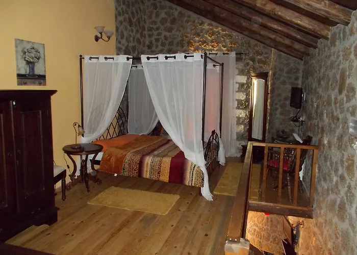 Theasis Suites-ορεινή φιλοξενία Maison d'hôtes