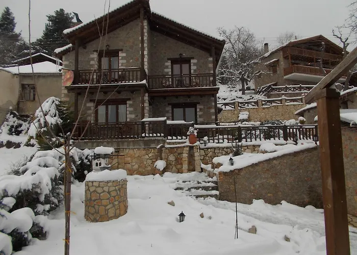 Theasis Suites-ορεινή φιλοξενία Pensjonat